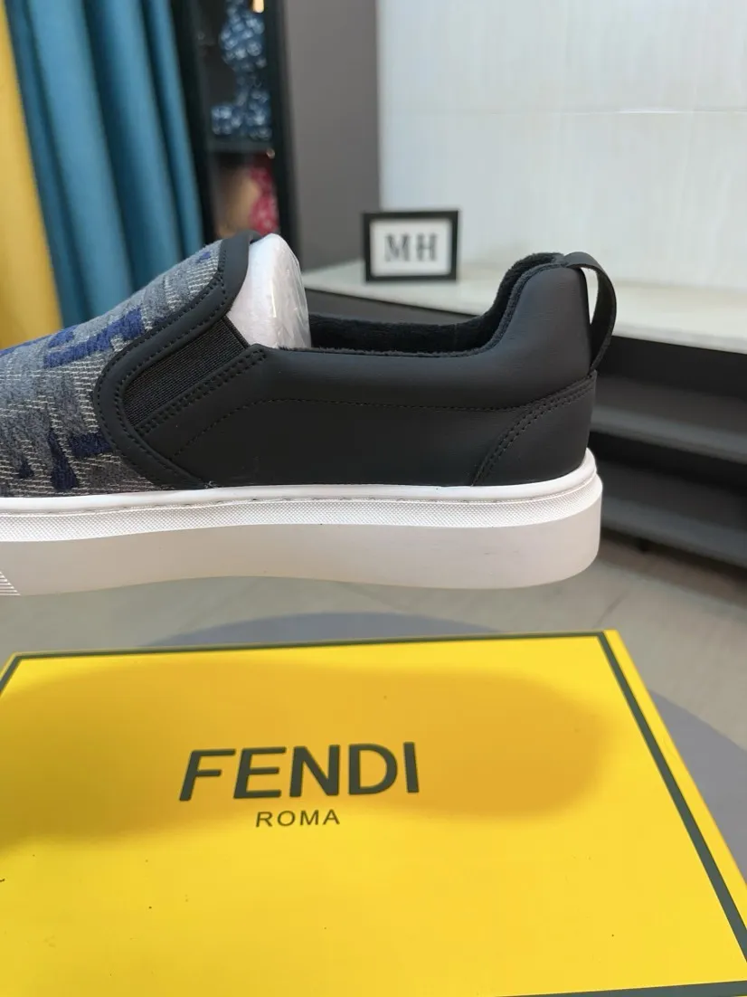 Men's shoes 💰400🌸🌸【FENDI】(velvet lining and leather lining are preferred when ordering) F's new product is on the market, imported concave and convex surface waterproof cloth, classic rhombus pattern F's craftsmanship, high-end and classy, ​​comfortable on the feet, versatile to wear, full of three-dimensional sense, 3 colors available, size: 38-44 (37.45, can be customized, cannot be returned)